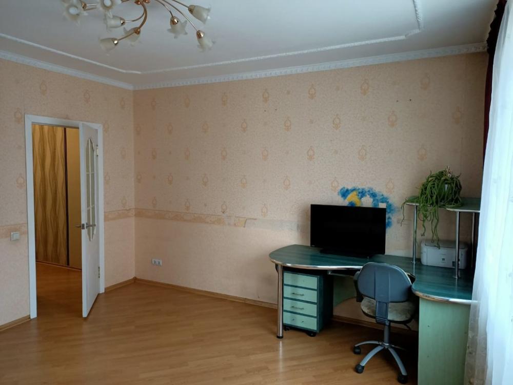 Продажа 3-комнатной квартиры, Омск, Крупской,  10