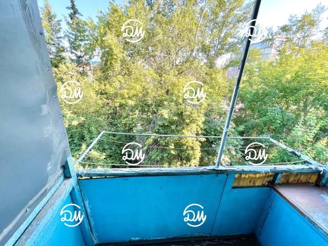 Продам квартиру в Омске по адресу 24-я Северная, 161, площадь 31 квм Недвижимость Омская  область (Россия)  Квартира требует вложений, окно ПВХ на кухне, установлены счётчики на газ и воду, есть балкон