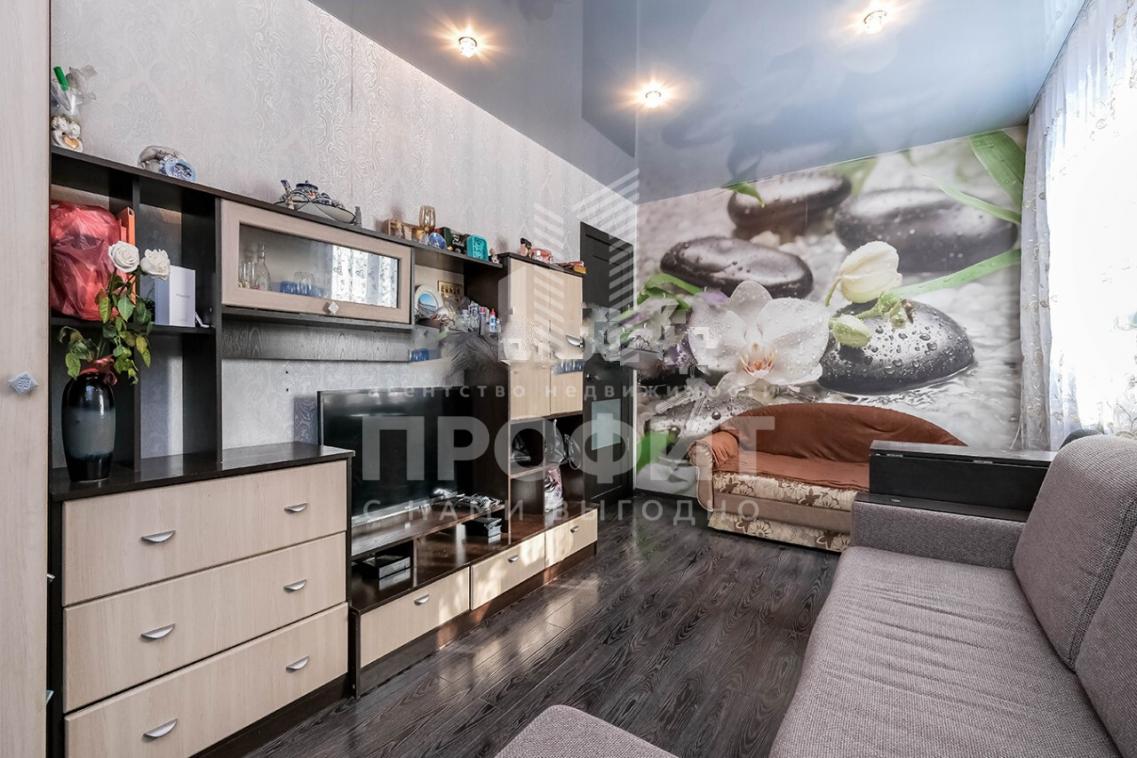 Продам квартиру в Новосибирске по адресу Петухова, 48, площадь 437 квм Недвижимость Новосибирская  область (Россия)  Преимуществом этой квартиры являются изолированные комнаты и комфортный второй этаж