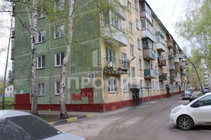 Продам квартиру в Новосибирске по адресу Петухова, 48, площадь 437 квм Недвижимость Новосибирская  область (Россия)  Документы готовы к продаже