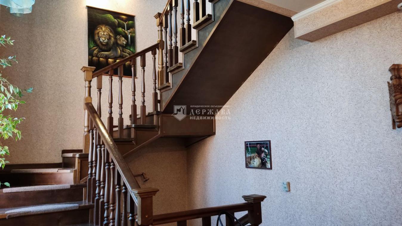 Продам дом в Сухово по адресу Сиреневый бульвар, 9-й пр-д, площадь 3102 квм Недвижимость Кемеровская  область (Россия) В каждой комнате установлены радиаторы