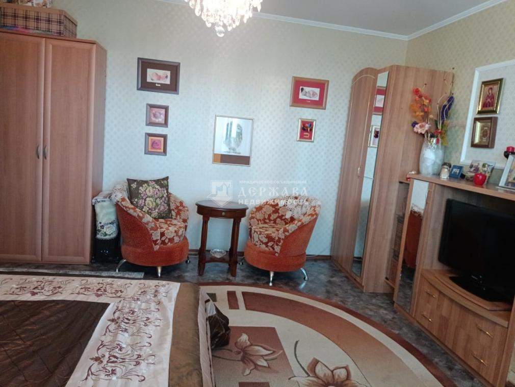 Продам квартиру в Кемерово по адресу Строителей б-р, 52А, площадь 339 квм Недвижимость Кемеровская  область (Россия)  Квартира небольшая, но очень вместительная, благодаря удачной планировке
