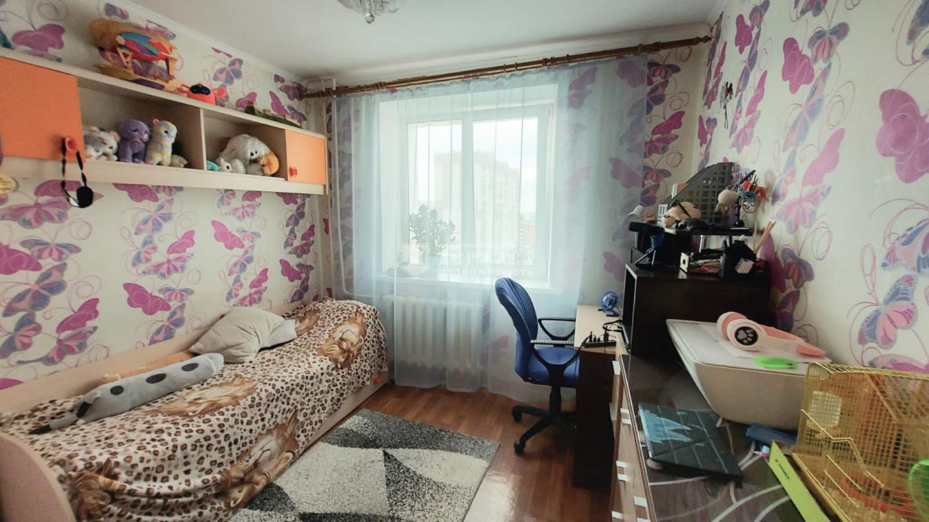 Продам квартиру в Кемерово по адресу Дружбы, 27а, площадь 666 квм Недвижимость Кемеровская  область (Россия) * в коридоре 2 встроенных шкафа