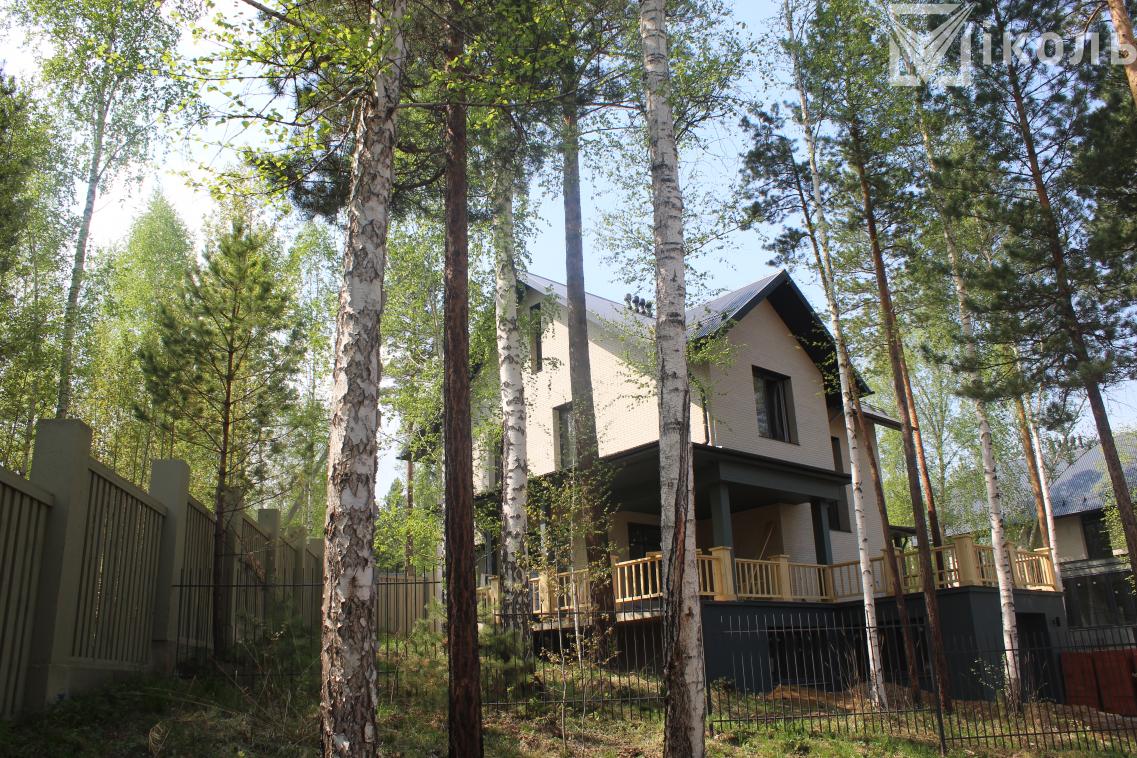 Продам коттедж в Маркова по адресу Русый КП, площадь 178 квм Недвижимость Иркутская  область (Россия)  В доме расположена большая терасса с завораживающим видом на лес